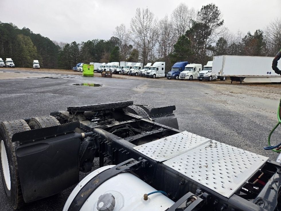 Day Cab Tractor-Heavy Duty Tractors-Freightliner-2017-Cascadia 11342ST-Villa Rica-GA-736,446\n\t\tmiles-$ 15,000 - Image 18