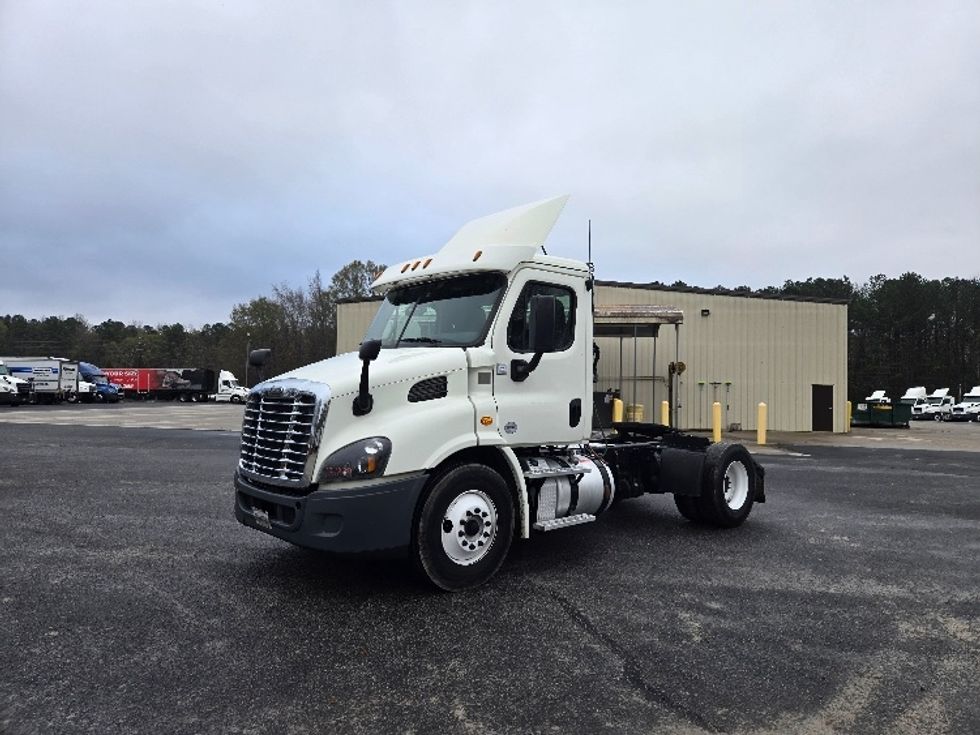 Day Cab Tractor-Heavy Duty Tractors-Freightliner-2017-Cascadia 11342ST-Villa Rica-GA-736,446\n\t\tmiles-$ 15,000 - Image 3
