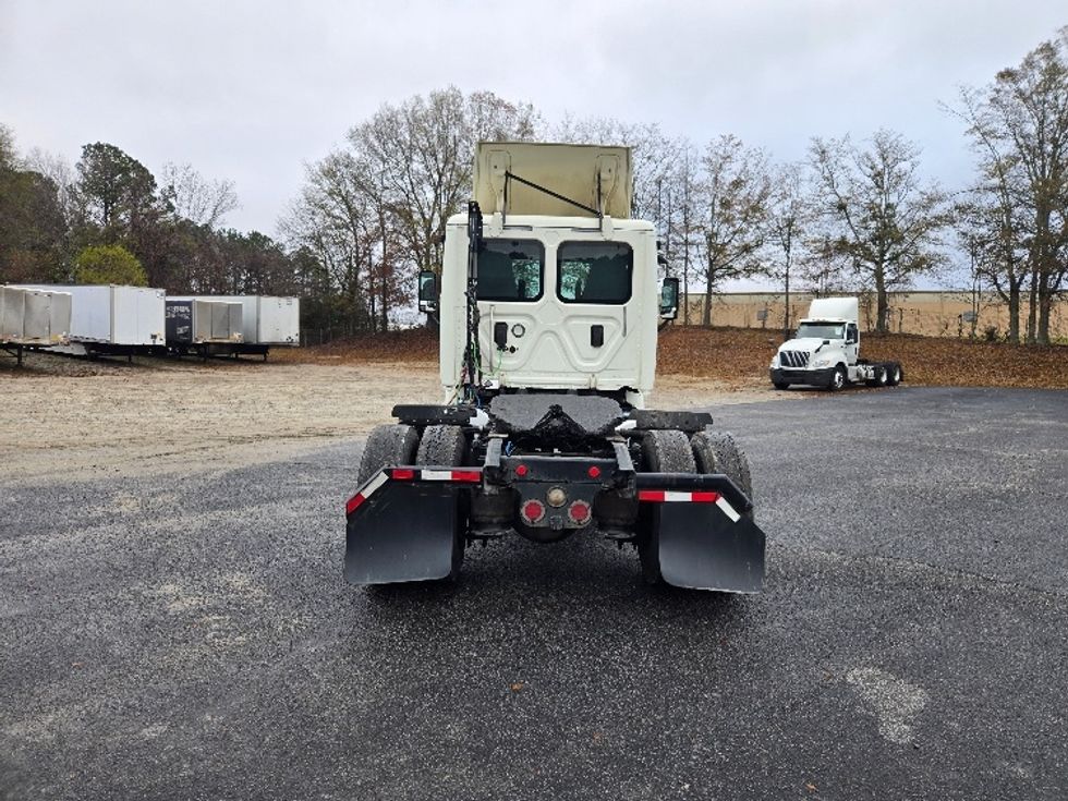 Day Cab Tractor-Heavy Duty Tractors-Freightliner-2017-Cascadia 11342ST-Villa Rica-GA-736,446\n\t\tmiles-$ 15,000 - Image 6