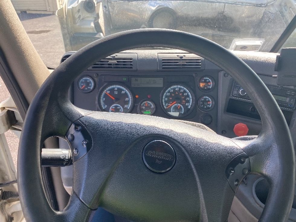 Day Cab Tractor-Heavy Duty Tractors-Freightliner-2017-Cascadia 11342ST-West Columbia-SC-601,560\n\t\tmiles-$ 21,500 - Image 11