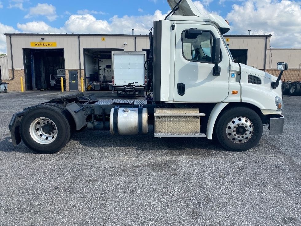 Day Cab Tractor-Heavy Duty Tractors-Freightliner-2017-Cascadia 11342ST-West Columbia-SC-601,560\n\t\tmiles-$ 21,500 - Image 8