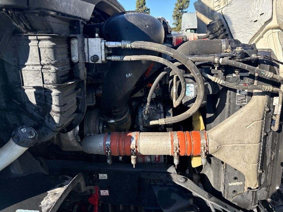 Day Cab Tractor-Heavy Duty Tractors-Freightliner-2017-Cascadia 11342ST-West Sacramento-CA-344,720\n\t\tmiles-$ 29,250 - Image 15