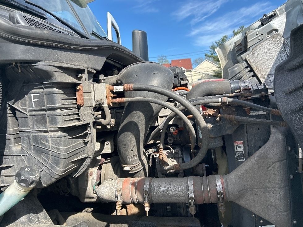 Day Cab Tractor-Heavy Duty Tractors-Freightliner-2017-Cascadia 11342ST-Westfield-MA-256,840\n\t\tmiles-$ 27,750 - Image 16