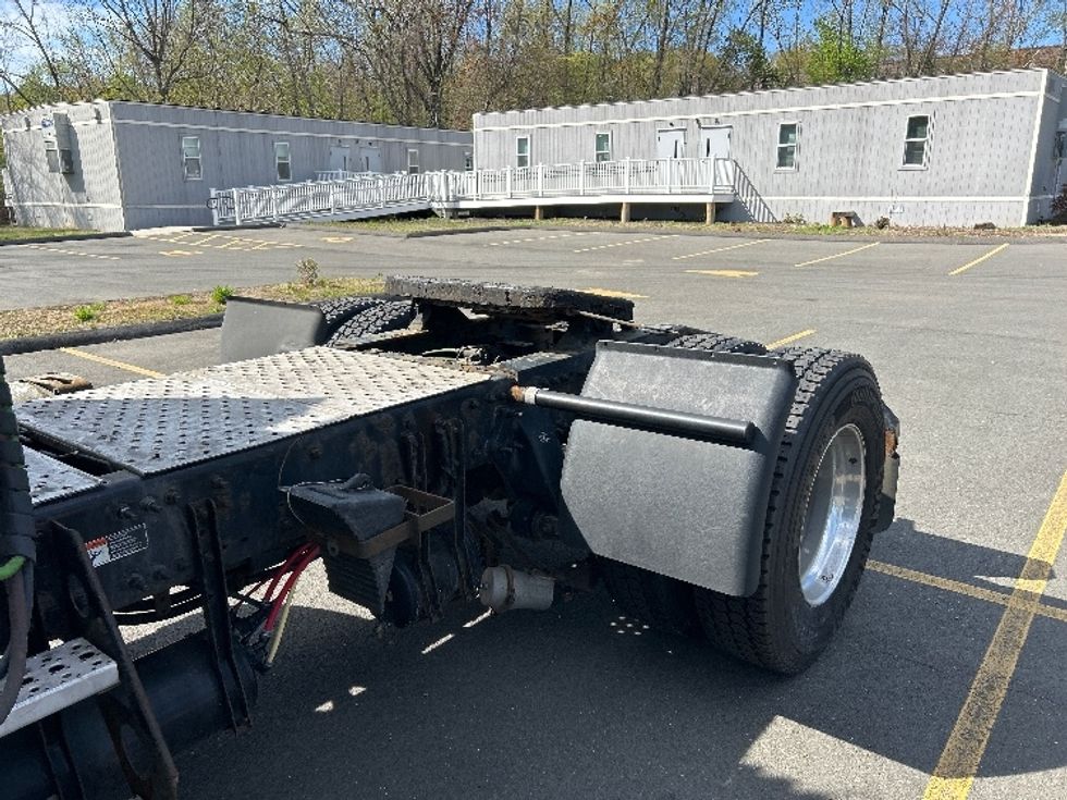 Day Cab Tractor-Heavy Duty Tractors-Freightliner-2017-Cascadia 11342ST-Westfield-MA-256,840\n\t\tmiles-$ 27,750 - Image 17
