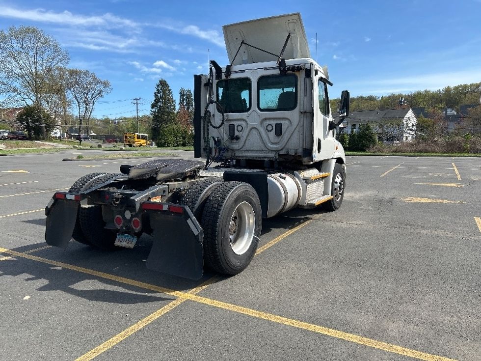 Day Cab Tractor-Heavy Duty Tractors-Freightliner-2017-Cascadia 11342ST-Westfield-MA-256,840\n\t\tmiles-$ 27,750 - Image 7