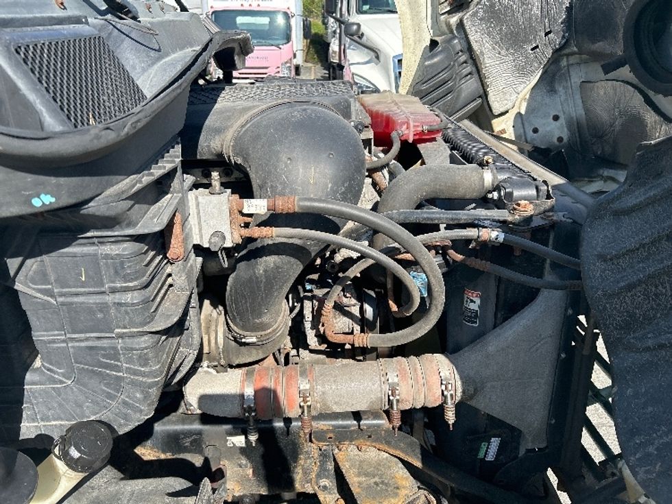 Day Cab Tractor-Heavy Duty Tractors-Freightliner-2017-Cascadia 11364ST-Braintree-MA-477,907\n\t\tmiles-$ 29,000 - Image 15