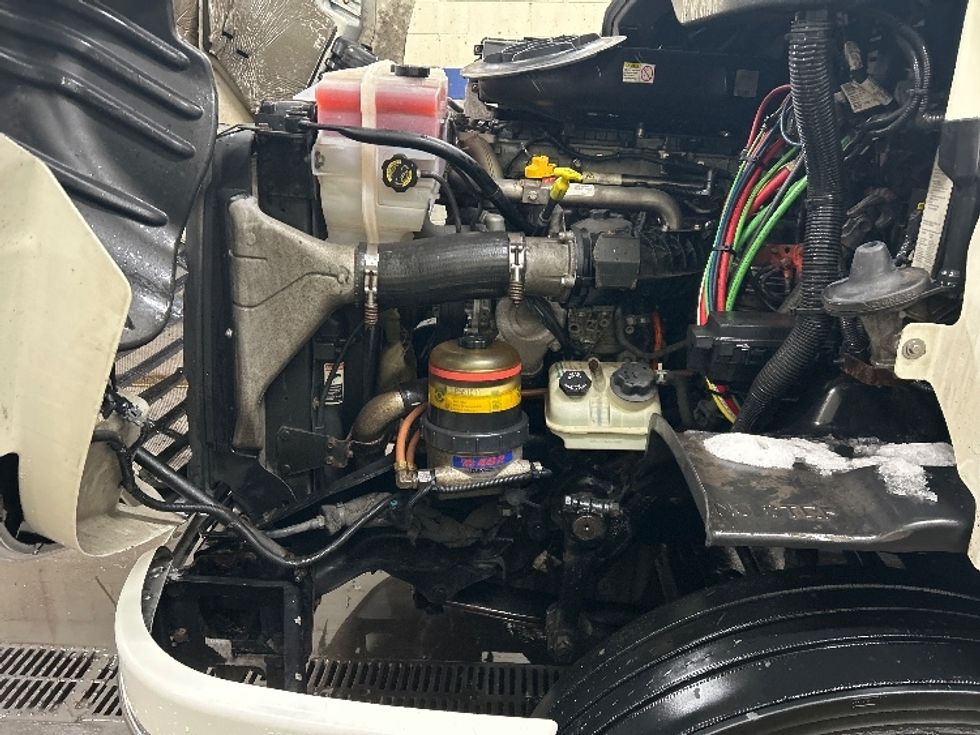 Day Cab Tractor-Heavy Duty Tractors-Freightliner-2017-Cascadia 11364ST-Brooklyn Park-MN-642,116\n\t\tmiles-$ 24,750 - Image 16