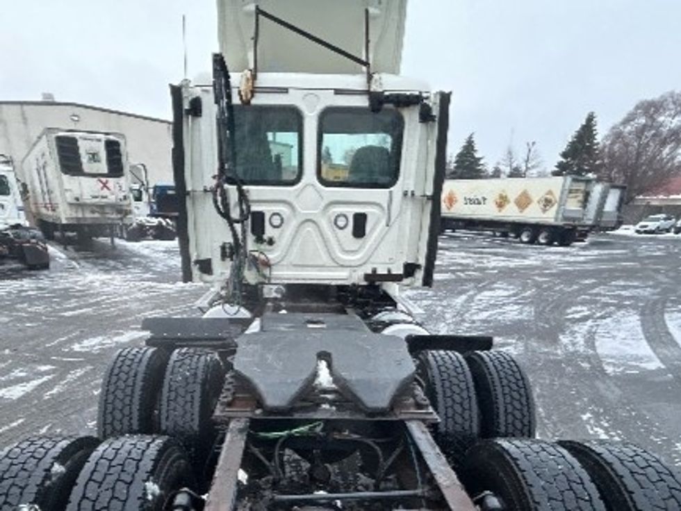 Day Cab Tractor-Heavy Duty Tractors-Freightliner-2017-Cascadia 11364ST-Brooklyn Park-MN-642,116\n\t\tmiles-$ 24,750 - Image 6