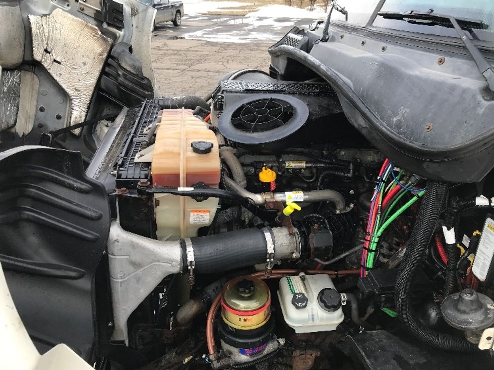 Day Cab Tractor-Heavy Duty Tractors-Freightliner-2017-Cascadia 11364ST-Fredonia-NY-286,590\n\t\tmiles-$ 36,750 - Image 16