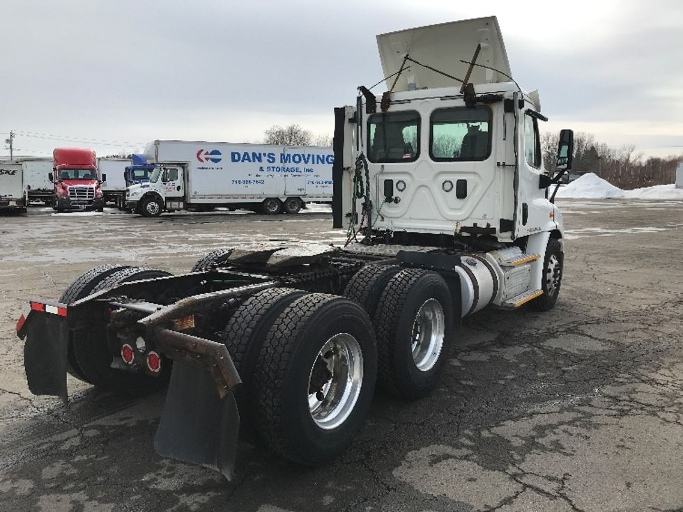 Day Cab Tractor-Heavy Duty Tractors-Freightliner-2017-Cascadia 11364ST-Fredonia-NY-286,590\n\t\tmiles-$ 36,750 - Image 7