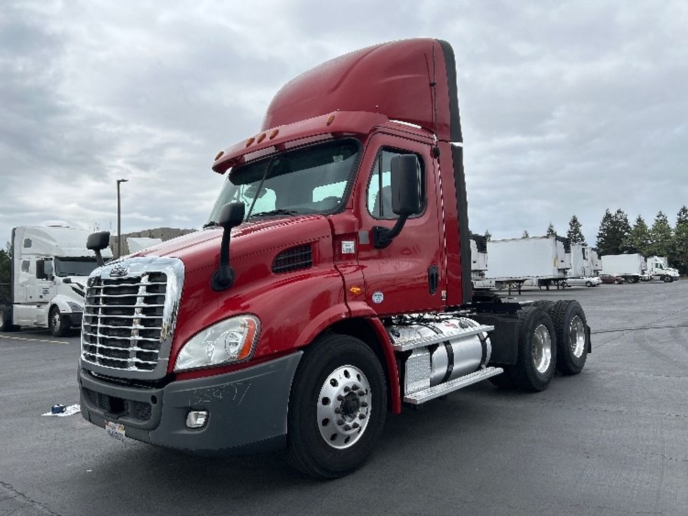 Day Cab Tractor-Heavy Duty Tractors-Freightliner-2017-Cascadia 11364ST-Gilroy-CA-272,503\n\t\tmiles-$ 32,000 - Image 3