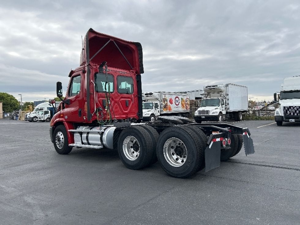Day Cab Tractor-Heavy Duty Tractors-Freightliner-2017-Cascadia 11364ST-Gilroy-CA-272,503\n\t\tmiles-$ 32,000 - Image 5