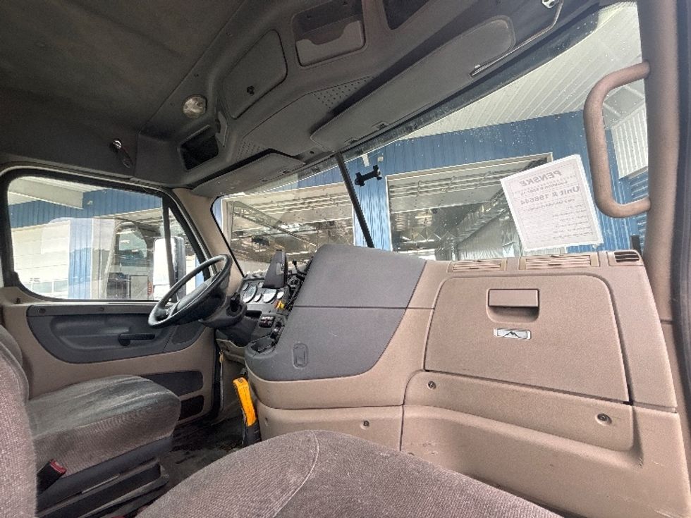 Day Cab Tractor-Heavy Duty Tractors-Freightliner-2017-Cascadia 11364ST-Greeley-CO-624,041\n\t\tmiles-$ 28,250 - Image 13