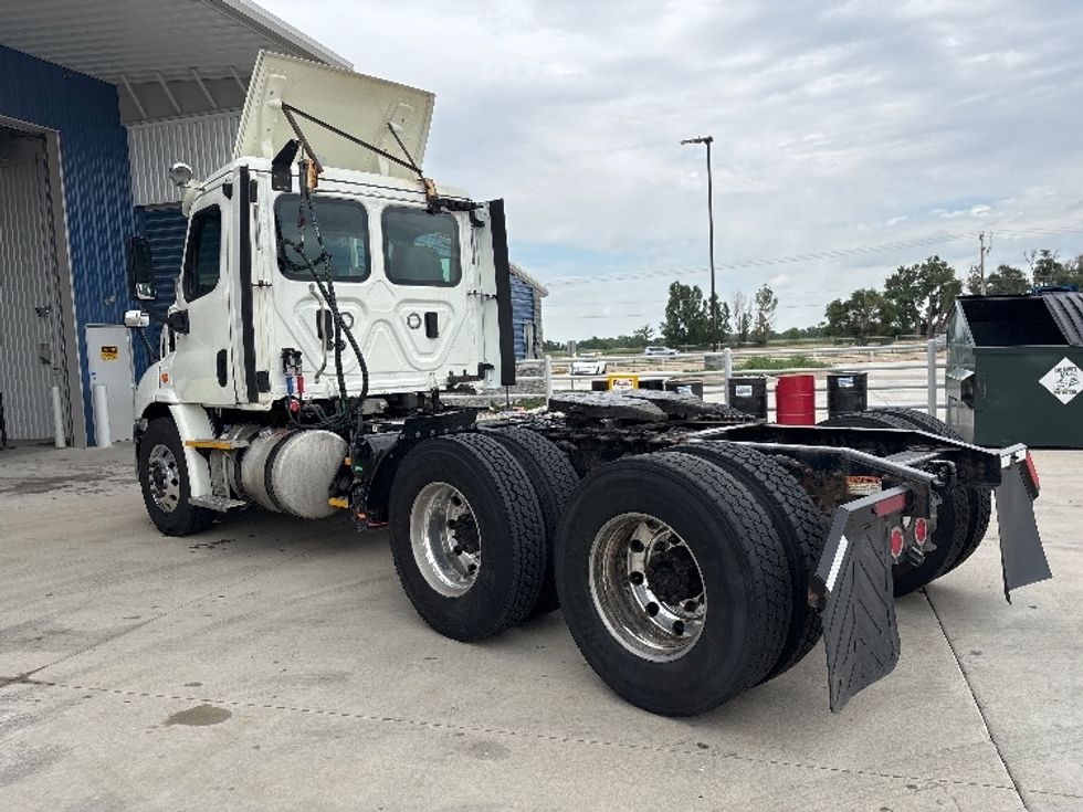Day Cab Tractor-Heavy Duty Tractors-Freightliner-2017-Cascadia 11364ST-Greeley-CO-624,041\n\t\tmiles-$ 28,250 - Image 5