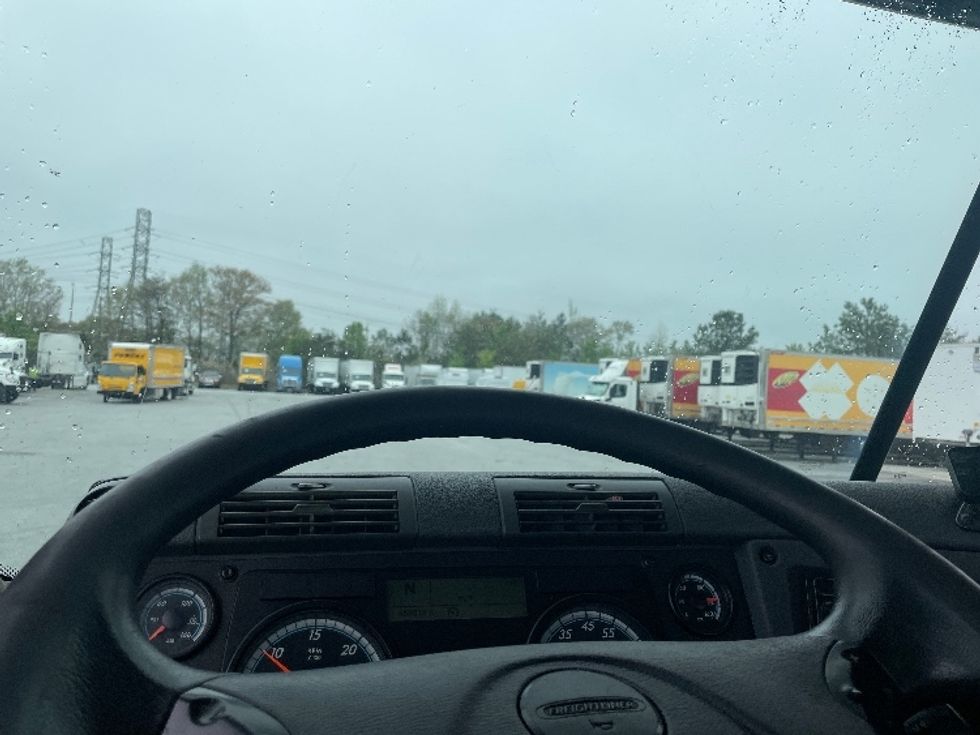 Day Cab Tractor-Heavy Duty Tractors-Freightliner-2017-Cascadia 11364ST-Greenville-SC-489,013\n\t\tmiles-$ 32,750 - Image 11