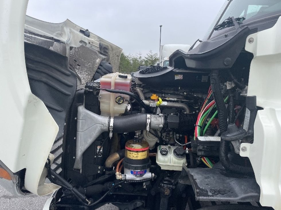 Day Cab Tractor-Heavy Duty Tractors-Freightliner-2017-Cascadia 11364ST-Greenville-SC-489,013\n\t\tmiles-$ 32,750 - Image 16