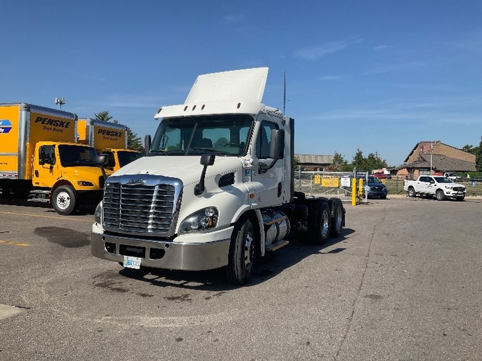 Day Cab Tractor-Heavy Duty Tractors-Freightliner-2017-Cascadia 11364ST-Piqua-OH-558,125\n\t\tmiles-$ 28,750 - Image 3