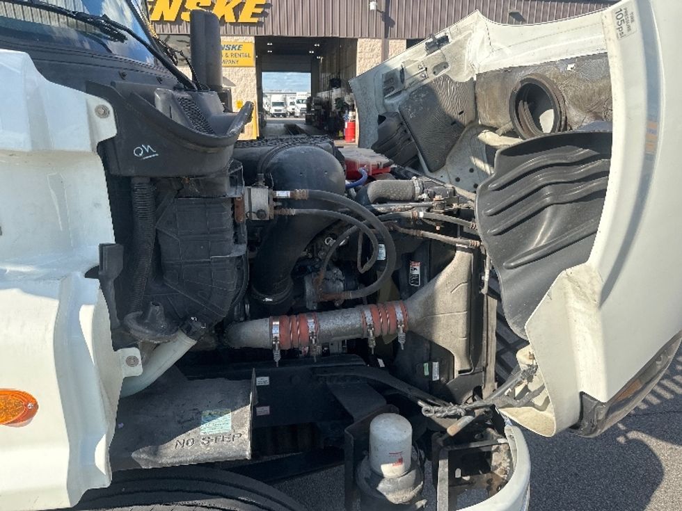 Day Cab Tractor-Heavy Duty Tractors-Freightliner-2017-Cascadia 11364ST-Piqua-OH-564,000\n\t\tmiles-$ 28,500 - Image 15