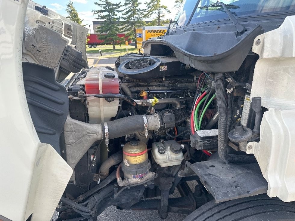 Day Cab Tractor-Heavy Duty Tractors-Freightliner-2017-Cascadia 11364ST-Piqua-OH-564,000\n\t\tmiles-$ 28,500 - Image 16