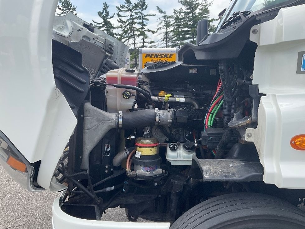 Day Cab Tractor-Heavy Duty Tractors-Freightliner-2017-Cascadia 11364ST-Piqua-OH-594,740\n\t\tmiles-$ 27,500 - Image 16