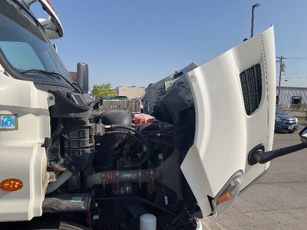 Day Cab Tractor-Heavy Duty Tractors-Freightliner-2017-Cascadia 11364ST-Piqua-OH-598,748\n\t\tmiles-$ 25,750 - Image 15