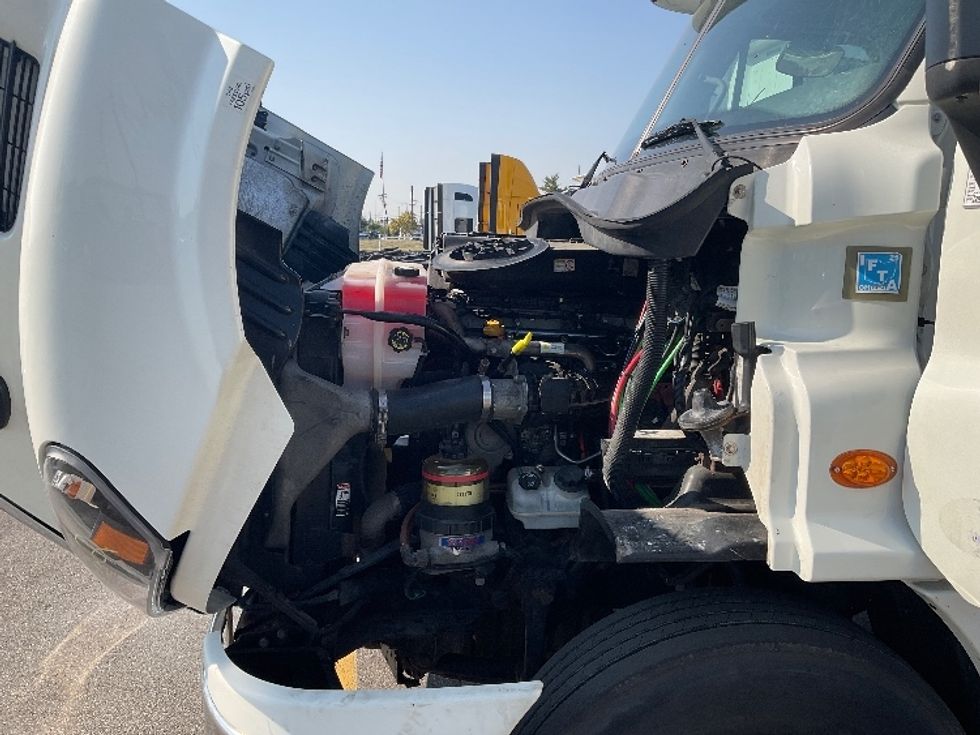 Day Cab Tractor-Heavy Duty Tractors-Freightliner-2017-Cascadia 11364ST-Piqua-OH-598,748\n\t\tmiles-$ 25,750 - Image 16