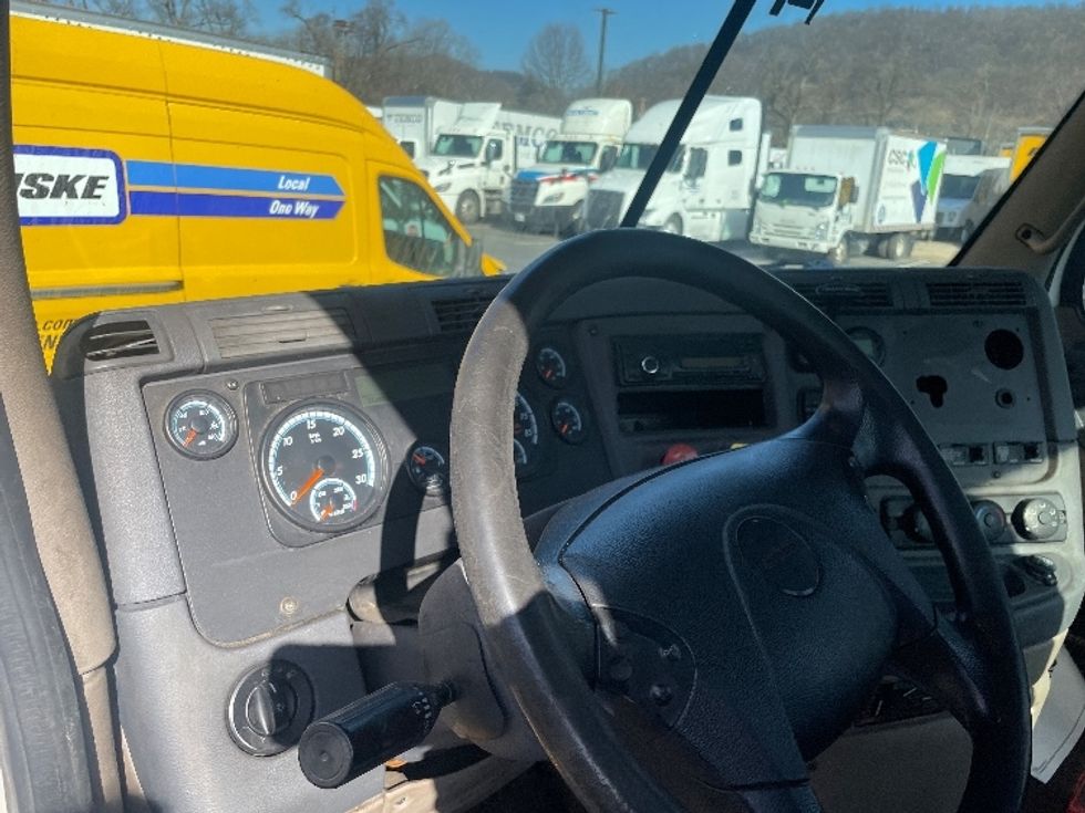 Day Cab Tractor-Heavy Duty Tractors-Freightliner-2017-Cascadia 11364ST-Pittsburgh-PA-272,957\n\t\tmiles-$ 38,250 - Image 10