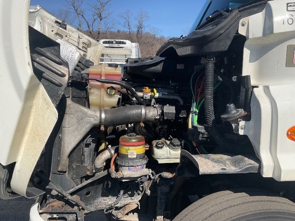 Day Cab Tractor-Heavy Duty Tractors-Freightliner-2017-Cascadia 11364ST-Pittsburgh-PA-272,957\n\t\tmiles-$ 38,250 - Image 16