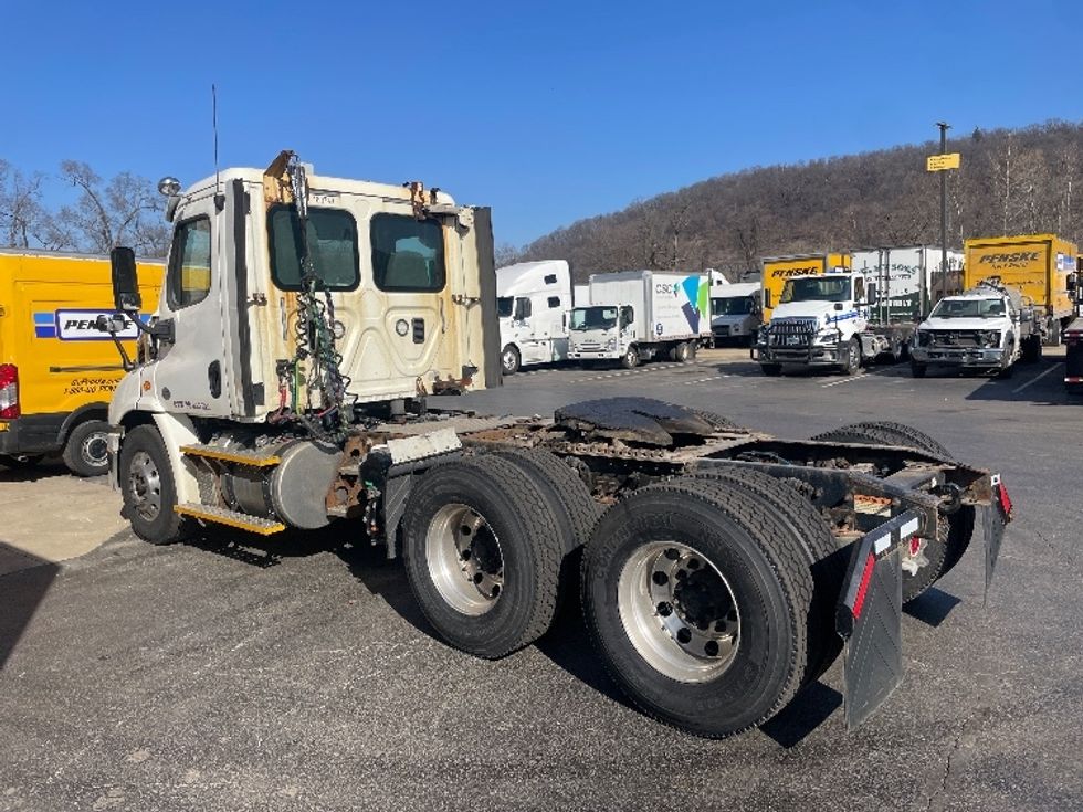 Day Cab Tractor-Heavy Duty Tractors-Freightliner-2017-Cascadia 11364ST-Pittsburgh-PA-272,957\n\t\tmiles-$ 38,250 - Image 5