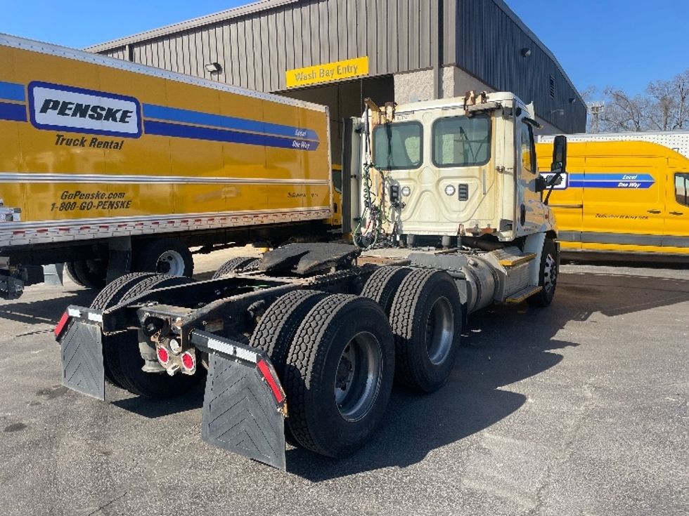 Day Cab Tractor-Heavy Duty Tractors-Freightliner-2017-Cascadia 11364ST-Pittsburgh-PA-272,957\n\t\tmiles-$ 38,250 - Image 7