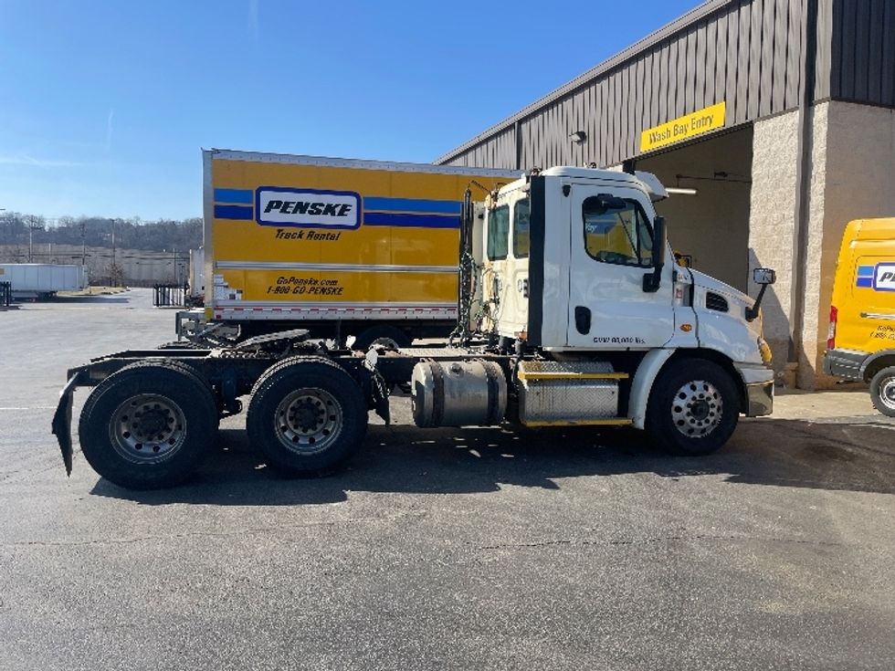 Day Cab Tractor-Heavy Duty Tractors-Freightliner-2017-Cascadia 11364ST-Pittsburgh-PA-272,957\n\t\tmiles-$ 38,250 - Image 8