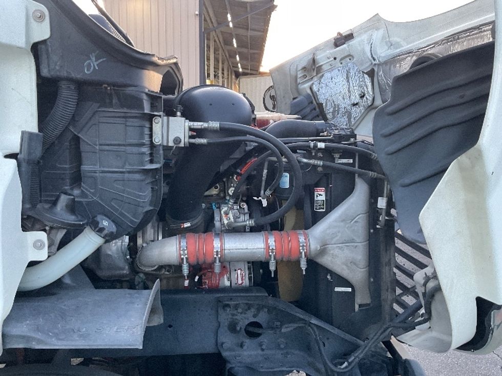 Day Cab Tractor-Heavy Duty Tractors-Freightliner-2017-Cascadia 11364ST-Torrance-CA-291,392\n\t\tmiles-$ 32,750 - Image 15