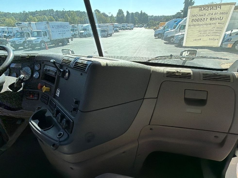 Day Cab Tractor-Heavy Duty Tractors-Freightliner-2017-Cascadia 12542ST-Atlanta-GA-185,116\n\t\tmiles-$ 32,000 - Image 13