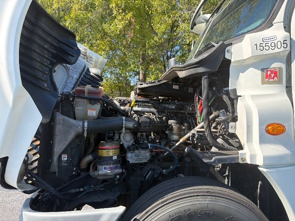 Day Cab Tractor-Heavy Duty Tractors-Freightliner-2017-Cascadia 12542ST-Atlanta-GA-185,116\n\t\tmiles-$ 32,000 - Image 16