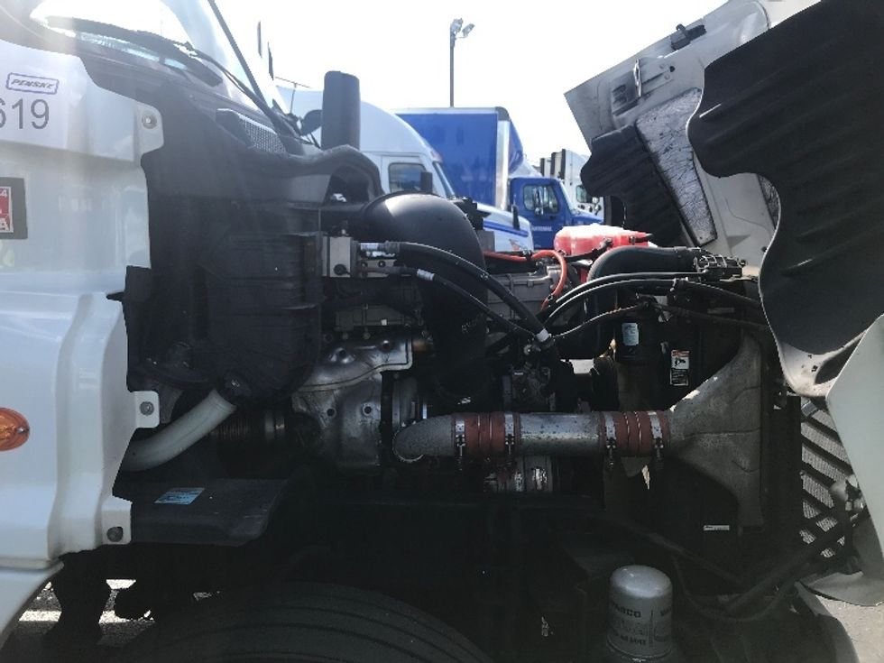 Day Cab Tractor-Heavy Duty Tractors-Freightliner-2017-Cascadia 12542ST-Baltimore-MD-331,442\n\t\tmiles-$ 34,000 - Image 15