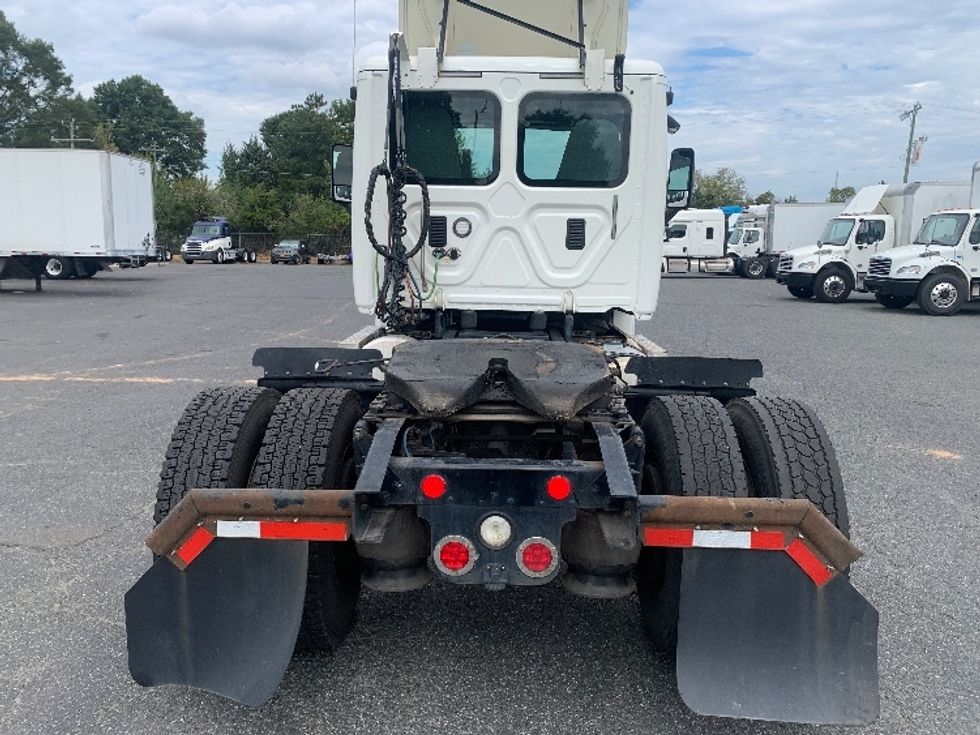 2017 Freightliner Cascadia 125" Sleeper Cab photo 6