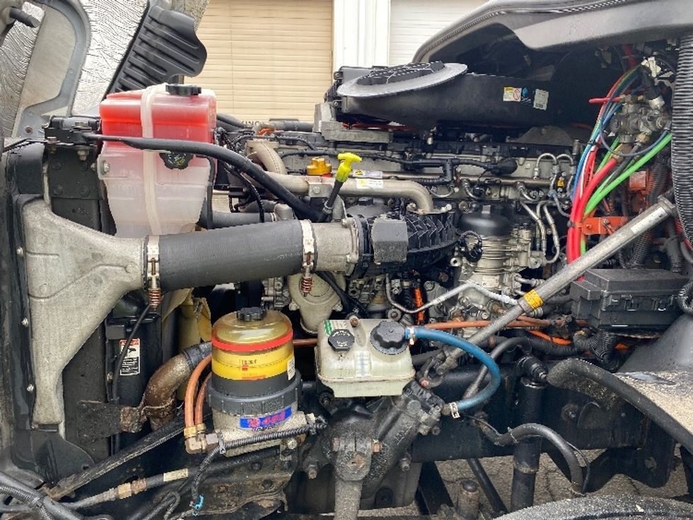 Day Cab Tractor-Heavy Duty Tractors-Freightliner-2017-Cascadia 12542ST-Fitchburg-MA-300,028\n\t\tmiles-$ 31,500 - Image 16