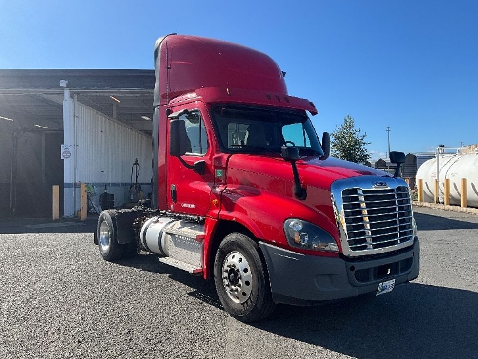 Day Cab Tractor-Heavy Duty Tractors-Freightliner-2017-Cascadia 12542ST-Tacoma-WA-410,636\n\t\tmiles-$ 25,000 - Image 1