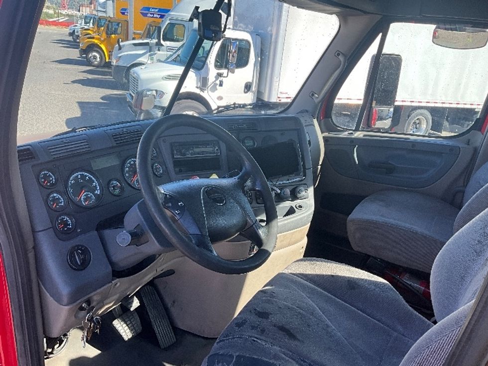 Day Cab Tractor-Heavy Duty Tractors-Freightliner-2017-Cascadia 12542ST-Tacoma-WA-410,636\n\t\tmiles-$ 25,000 - Image 10