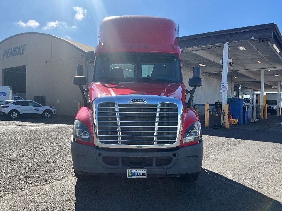 Day Cab Tractor-Heavy Duty Tractors-Freightliner-2017-Cascadia 12542ST-Tacoma-WA-410,636\n\t\tmiles-$ 25,000 - Image 2