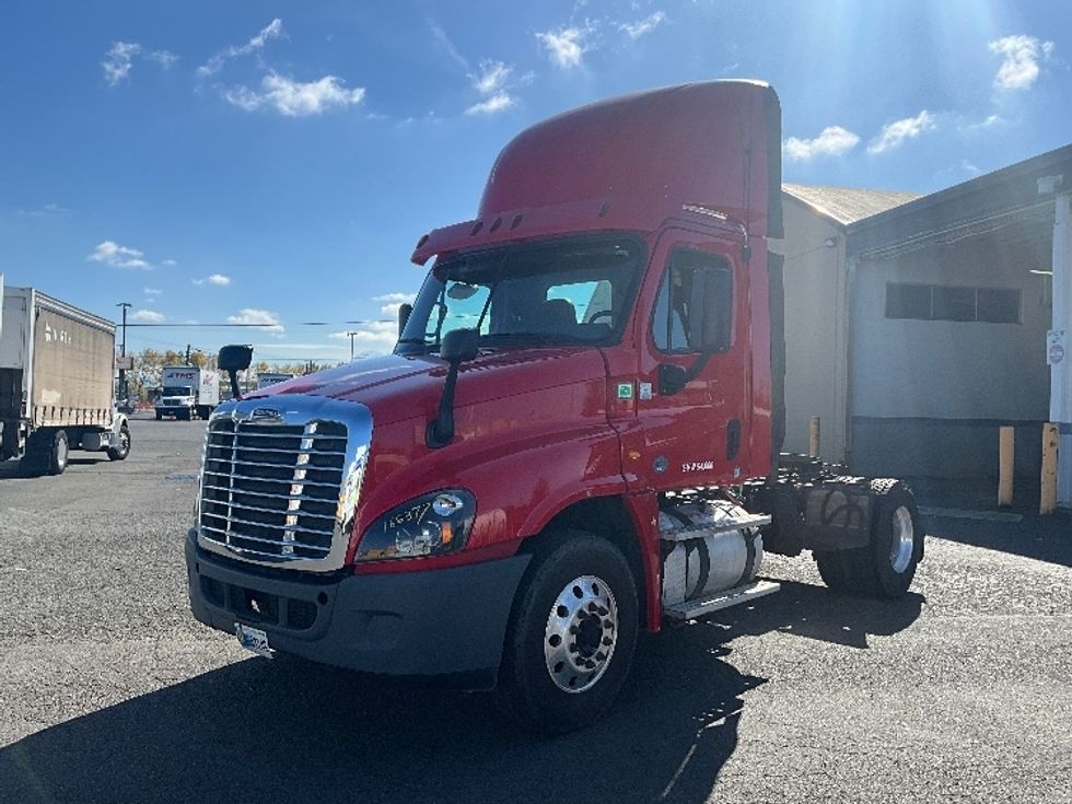 Day Cab Tractor-Heavy Duty Tractors-Freightliner-2017-Cascadia 12542ST-Tacoma-WA-410,636\n\t\tmiles-$ 25,000 - Image 3