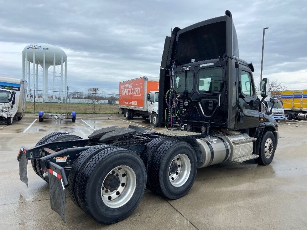 Day Cab Tractor-Heavy Duty Tractors-Freightliner-2017-Cascadia 12564ST-Arlington-TX-294,771\n\t\tmiles-$ 36,750 - Image 7