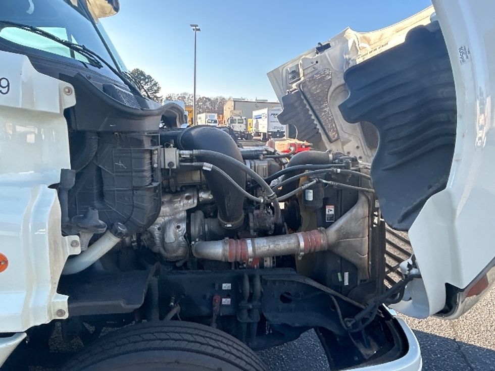 Day Cab Tractor-Heavy Duty Tractors-Freightliner-2017-Cascadia 12564ST-Charlotte-NC-533,330\n\t\tmiles-$ 32,000 - Image 15