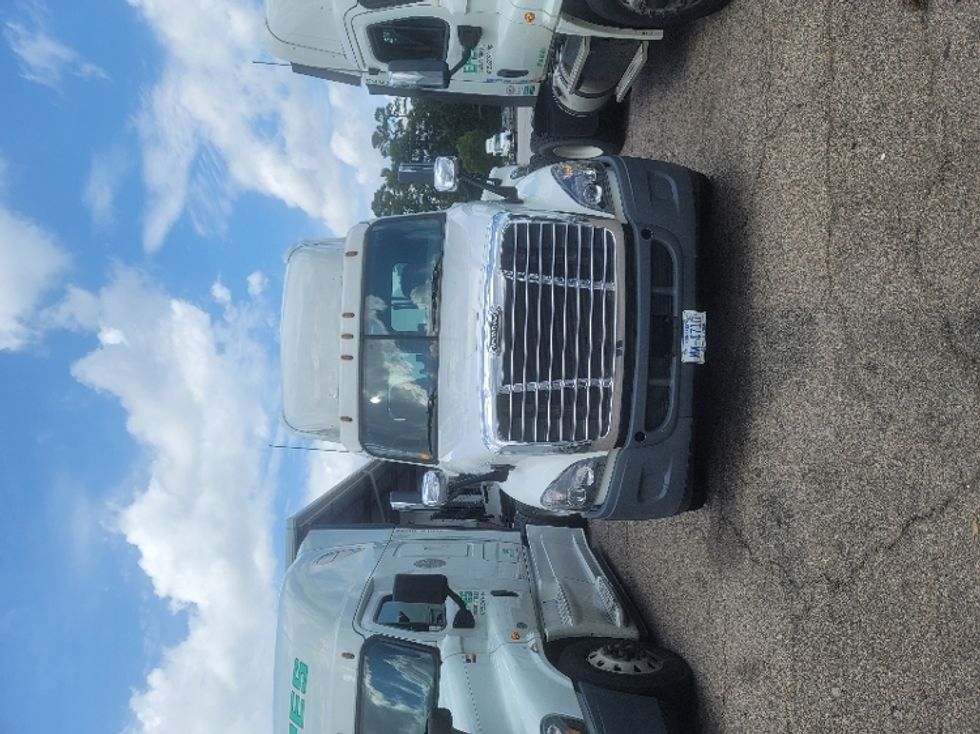Day Cab Tractor-Heavy Duty Tractors-Freightliner-2017-Cascadia 12564ST-Chester-VA-112,009 miles-$ 84,500