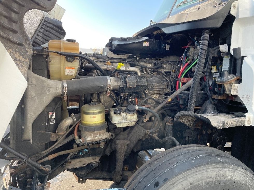 Day Cab Tractor-Heavy Duty Tractors-Freightliner-2017-Cascadia 12564ST-Chicago (Melrose Park)-IL-301,857\n\t\tmiles-$ 43,000 - Image 16