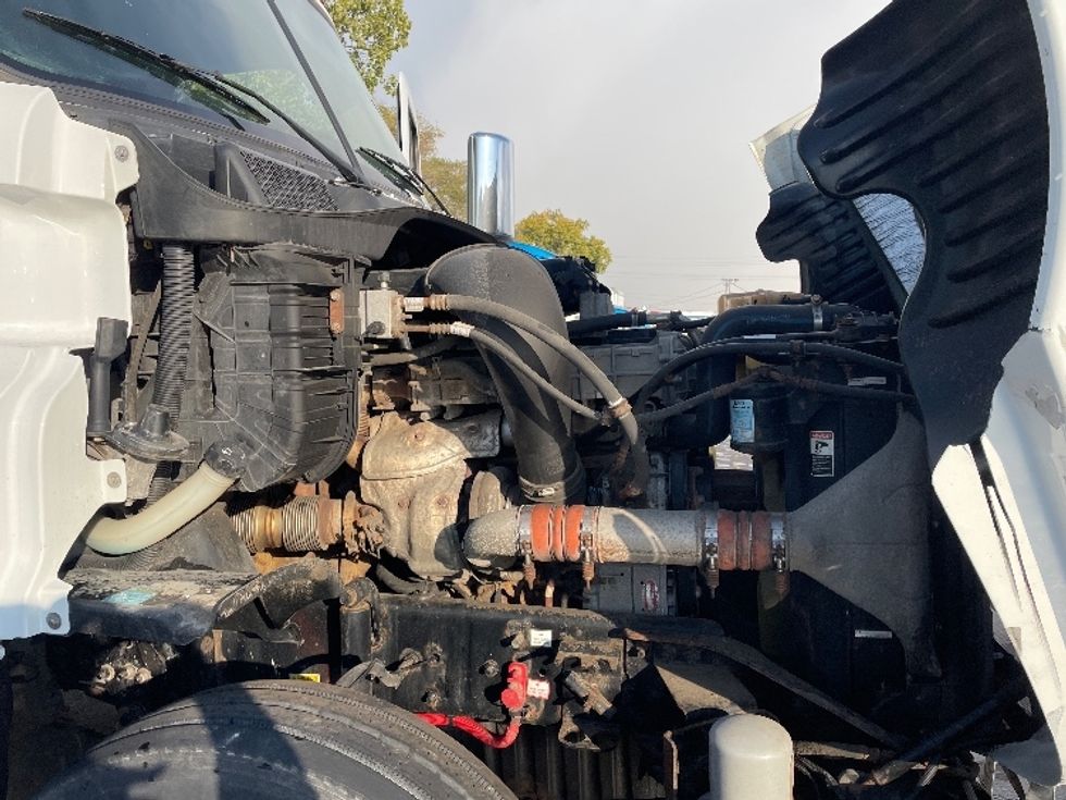 Day Cab Tractor-Heavy Duty Tractors-Freightliner-2017-Cascadia 12564ST-Chicago (Melrose Park)-IL-301,857\n\t\tmiles-$ 43,000 - Image 15