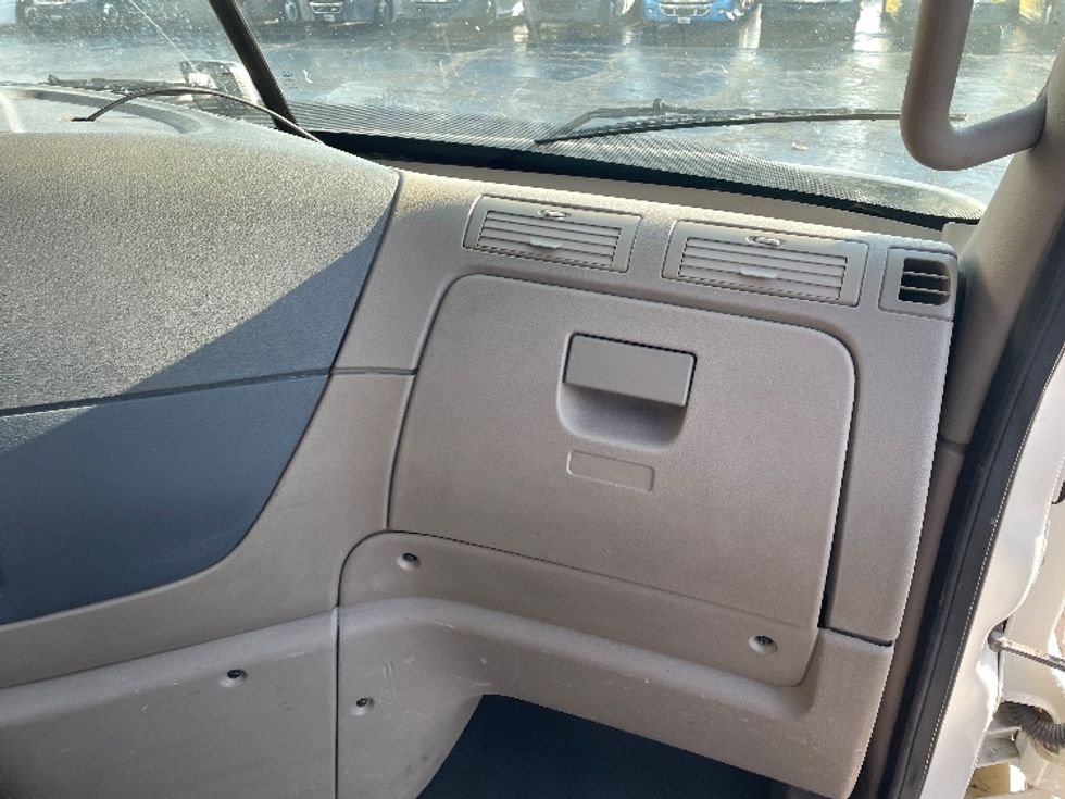 Day Cab Tractor-Heavy Duty Tractors-Freightliner-2017-Cascadia 12564ST-Chicago (Melrose Park)-IL-301,857\n\t\tmiles-$ 43,000 - Image 13