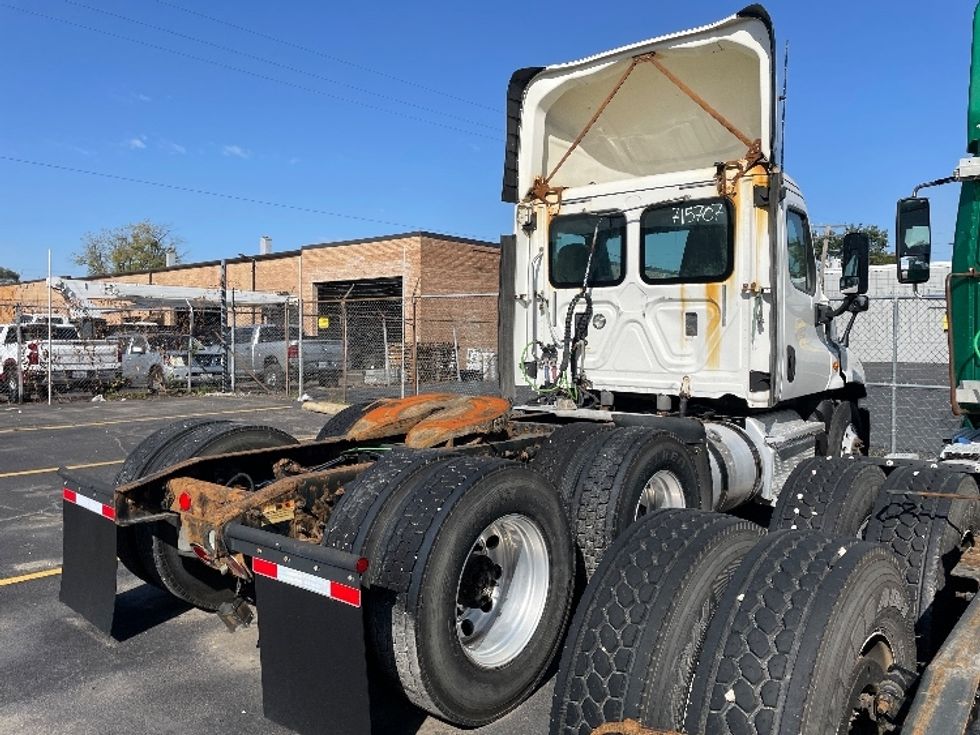 Day Cab Tractor-Heavy Duty Tractors-Freightliner-2017-Cascadia 12564ST-Chicago (Melrose Park)-IL-334,588\n\t\tmiles-$ 40,500 - Image 7