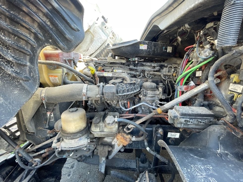 Day Cab Tractor-Heavy Duty Tractors-Freightliner-2017-Cascadia 12564ST-Chicago (Melrose Park)-IL-334,588\n\t\tmiles-$ 40,500 - Image 16