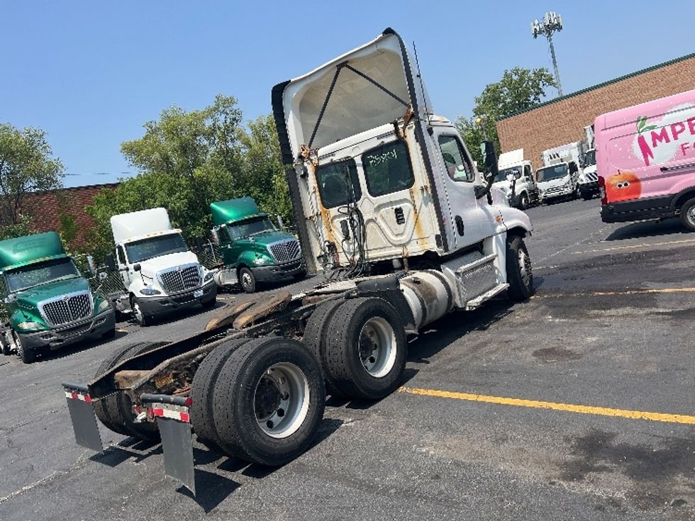 Day Cab Tractor-Heavy Duty Tractors-Freightliner-2017-Cascadia 12564ST-Chicago (Melrose Park)-IL-520,103\n\t\tmiles-$ 31,250 - Image 7